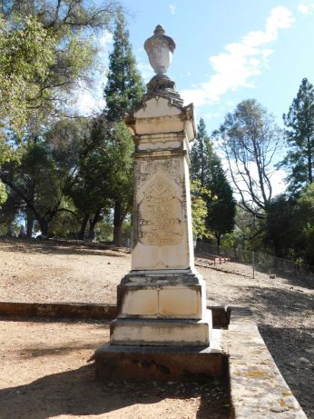 [Picture of James Head grave]